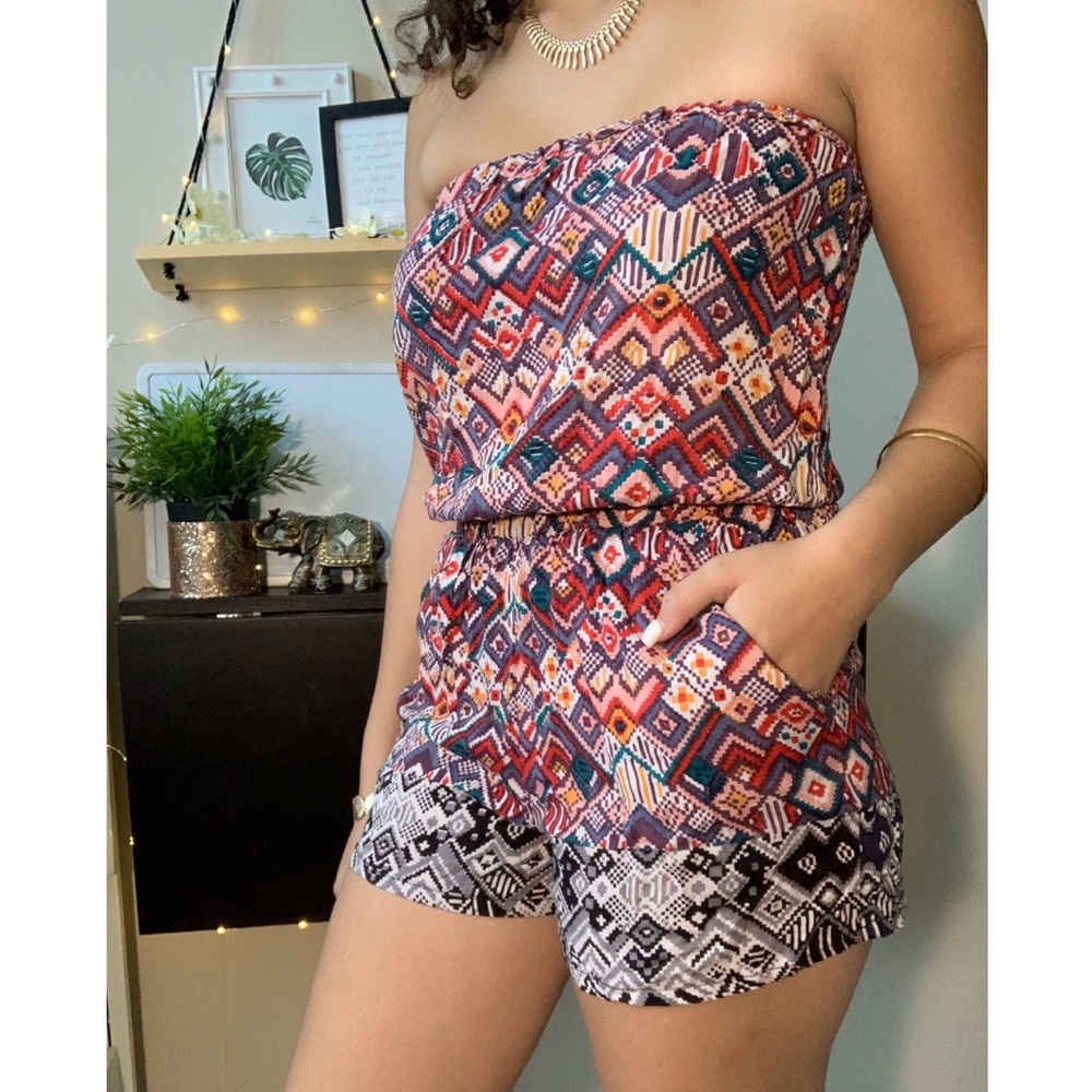 Cute colorful strapless romper with pockets